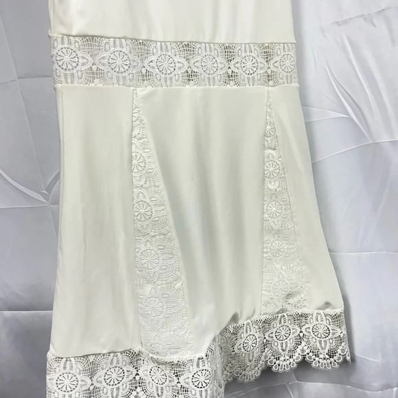 Pakula White lacy knee length dress size M - Picture 3 of 4